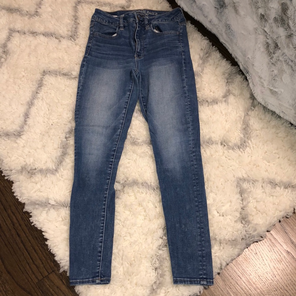 AMERICAN EAGLE Super Stretch. 2 short skinny jeans